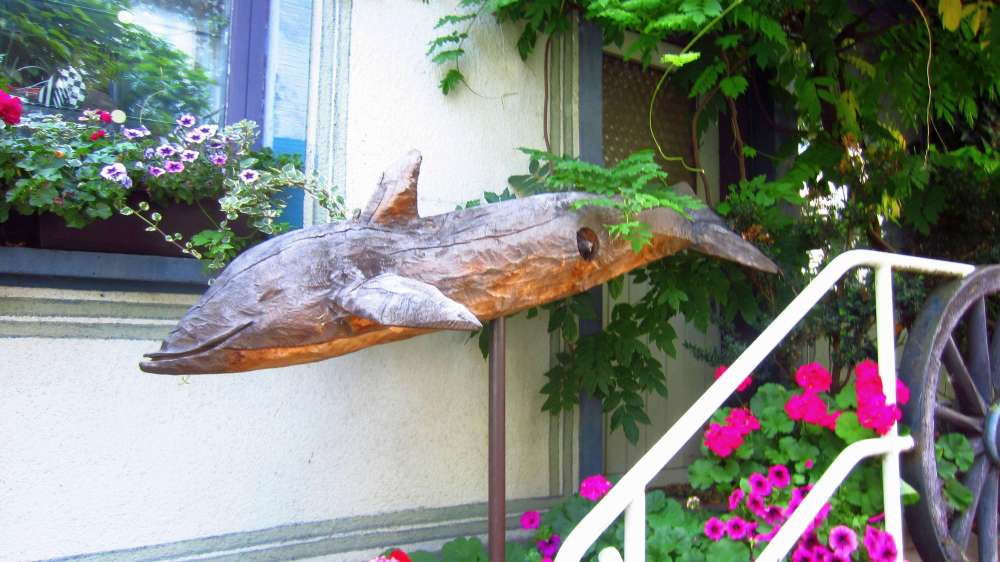 Holzdelphin
