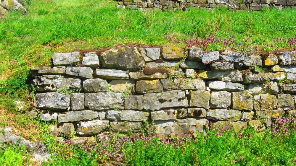 Trockenmauer