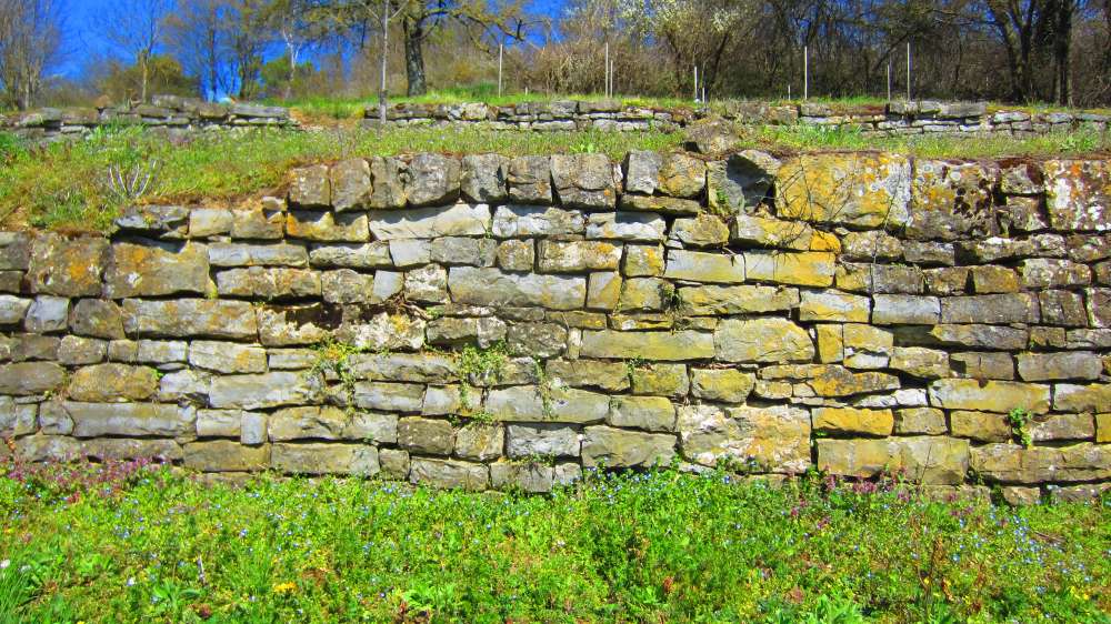 Trockenmauer