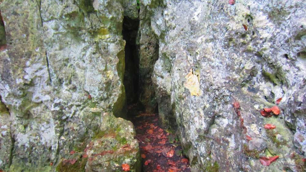 Hoehleneingang