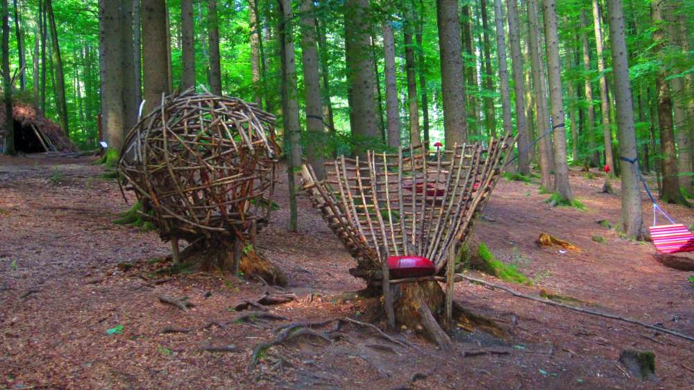 Holzthron