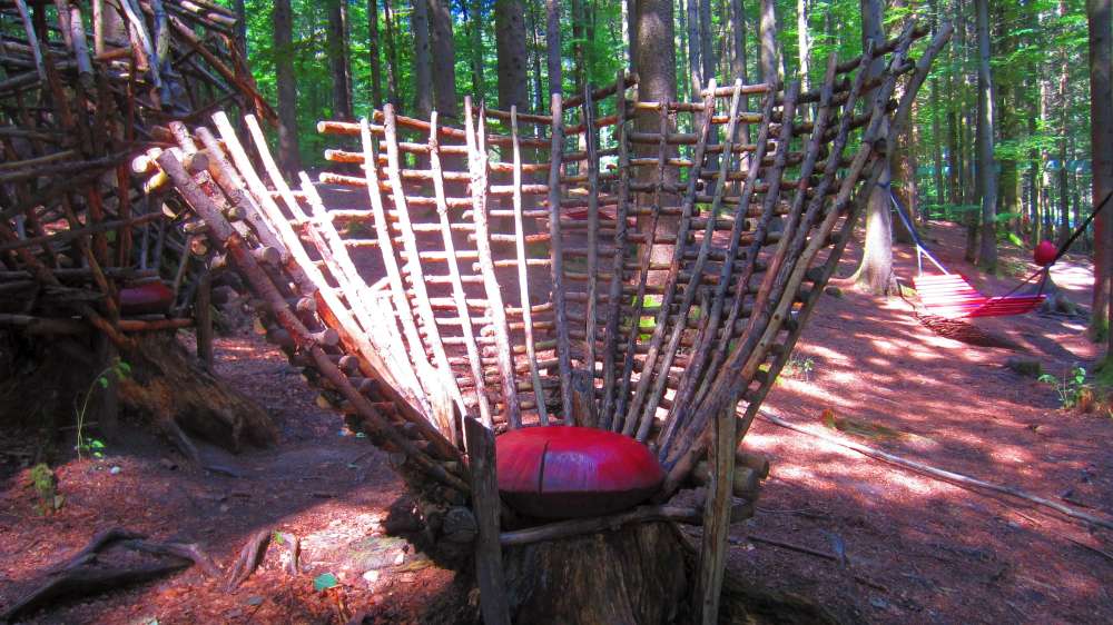 Holzthron