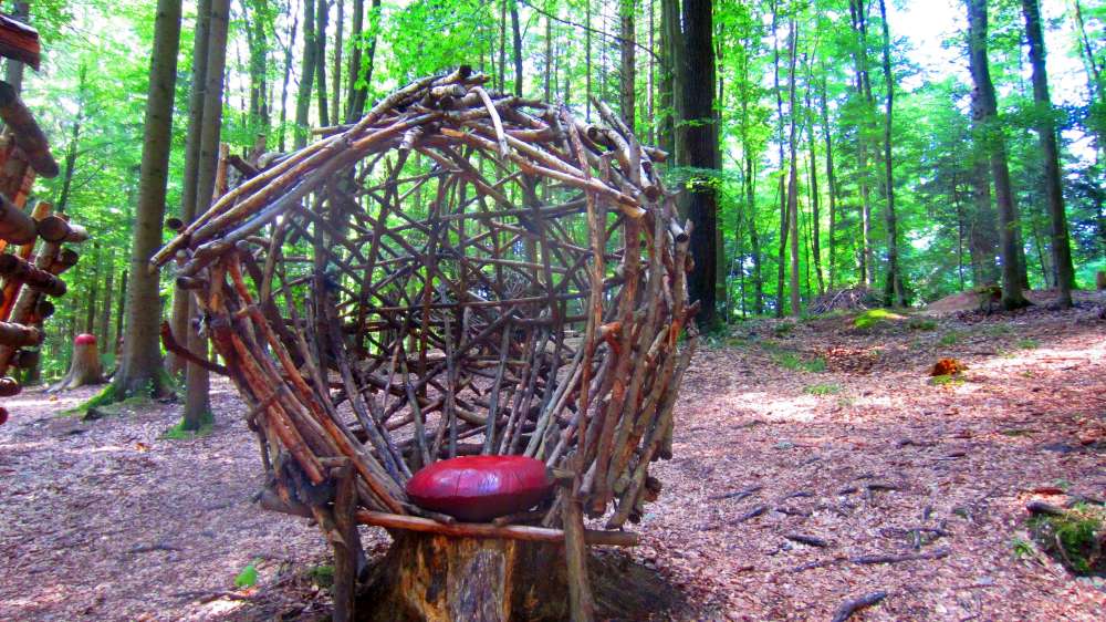 Holzthron