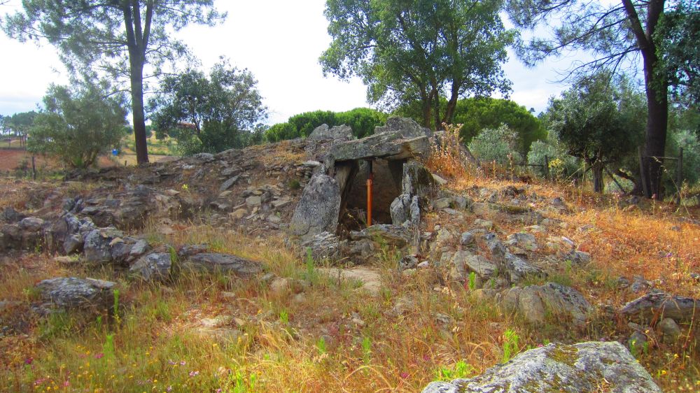 Anta do Vale da Laje