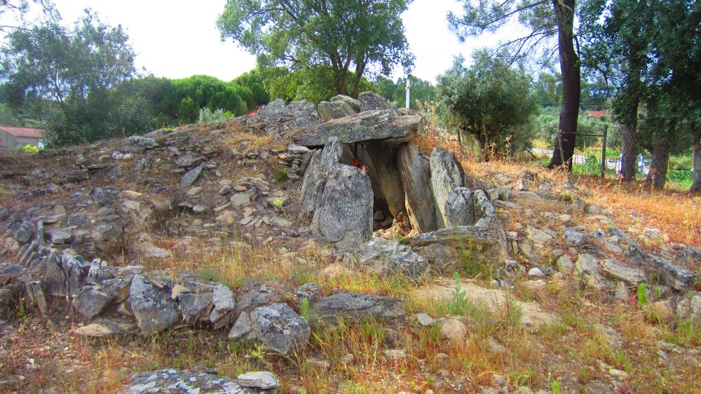 Anta do Vale da Laje