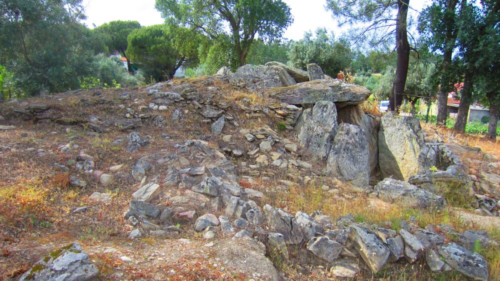 Anta do Vale da Laje