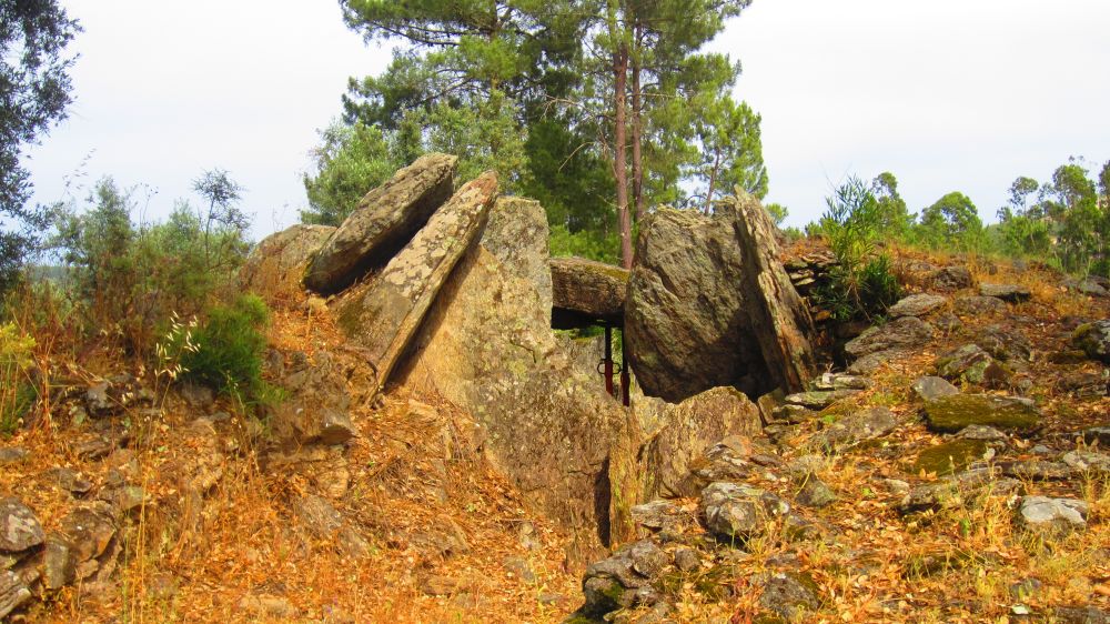 Anta do Vale da Laje#