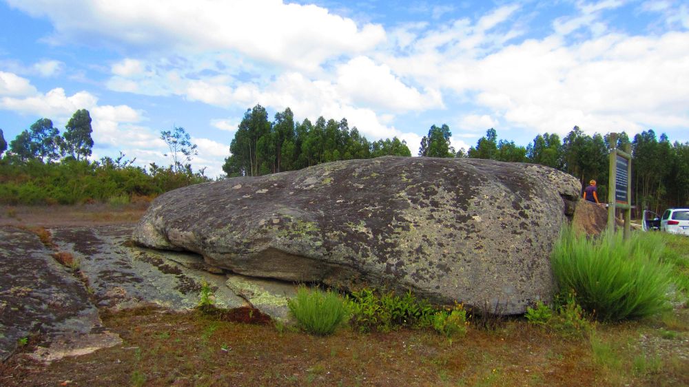 Complexo_rupestro_de_Ameal