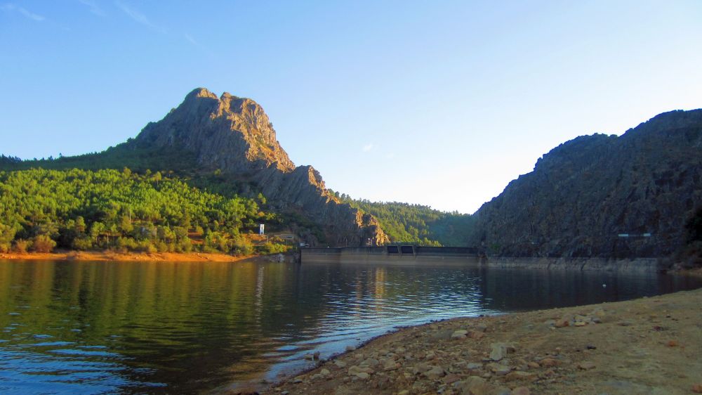 Staumauer Santa Luzia-Stausee