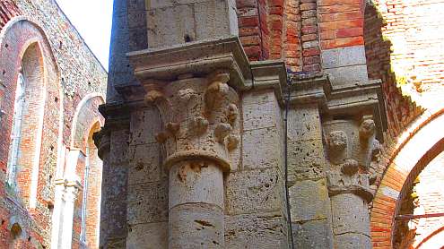 San_Galgano_Kapitell