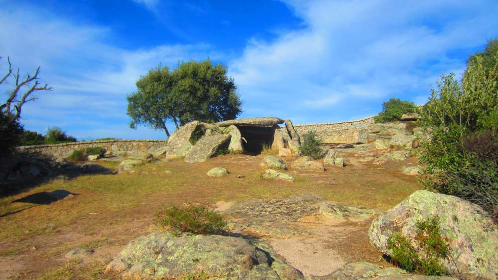 Dolmen_Ladas