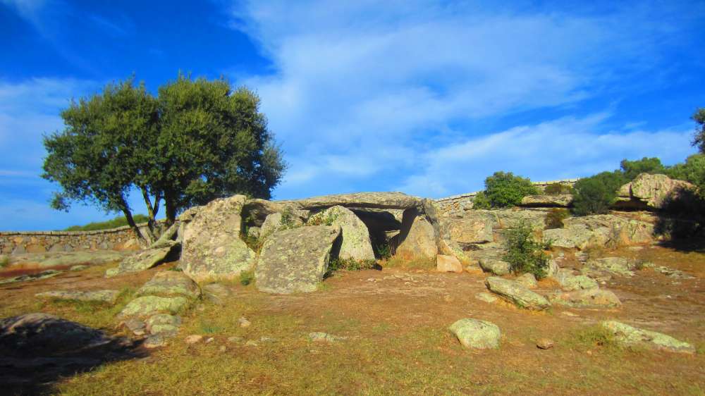 Dolmen_Ladas