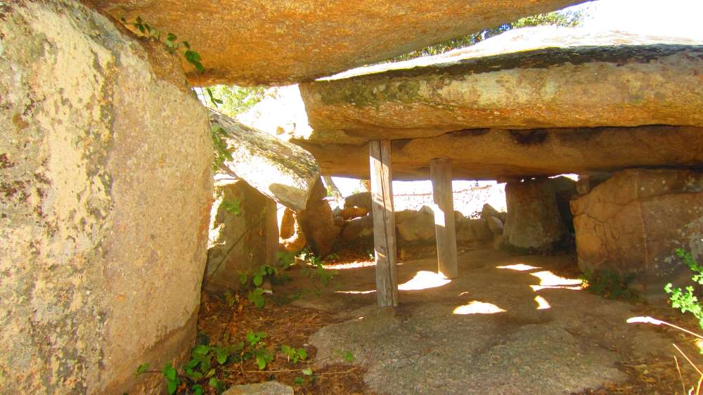 Dolmen_Ladas