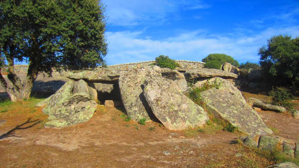 Dolmen_Ladas