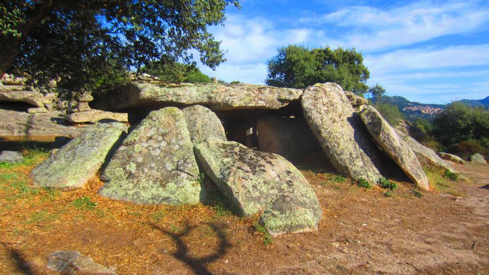 Dolmen_Ladas