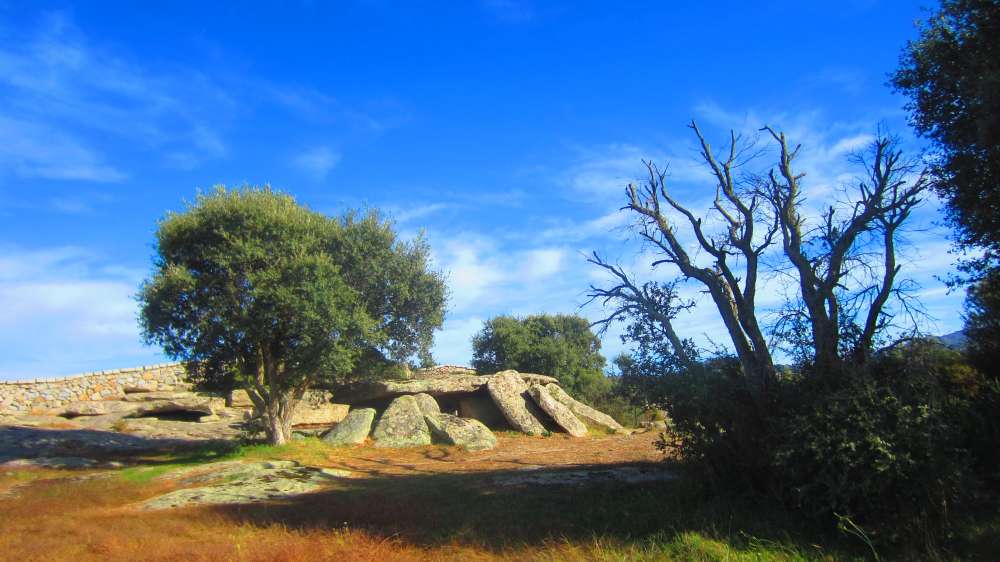 Dolmen_Ladas