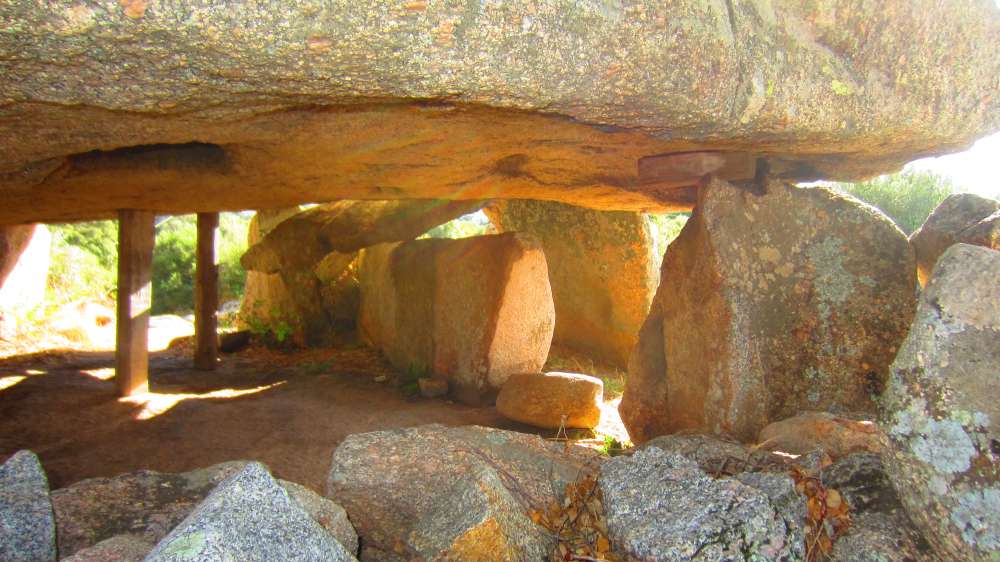 Dolmen_Ladas