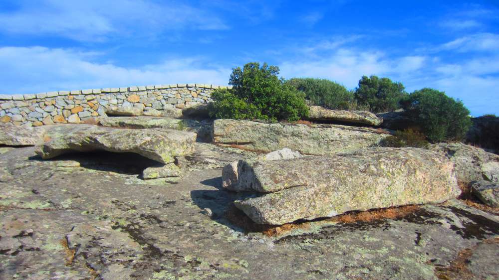 Dolmen_Ladas