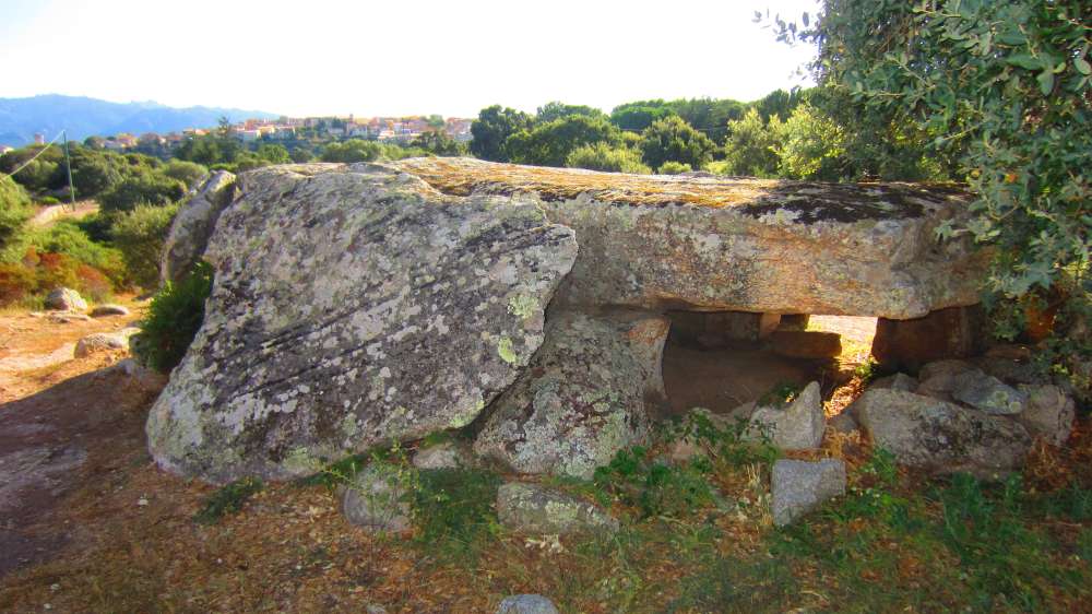 Dolmen_Ladas