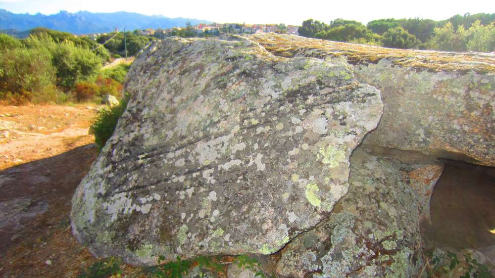 Dolmen_Ladas