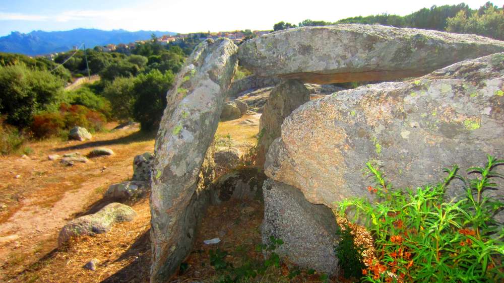 Dolmen_Ladas