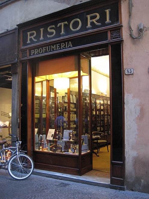 IMAG_Lucca_Ladengeschaeft