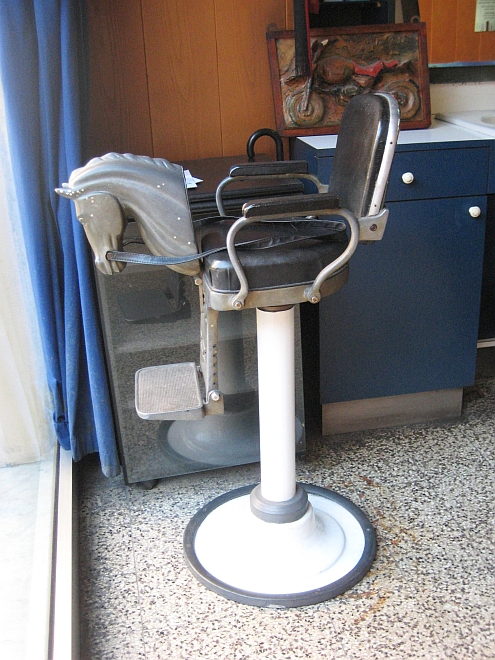 IMAG_Lucca_Friseurstuhl