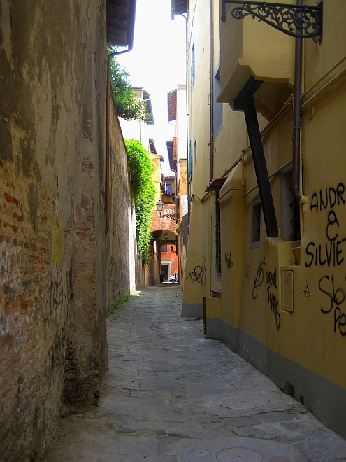IMAG_Pisa_Gasse