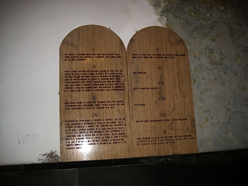 IMAG_Kirche_10Gebote