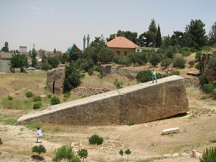 Baalbek_Stein_der_schwangeren_Frau